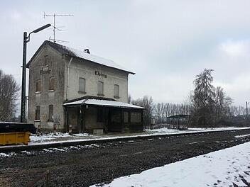 Der Ebinger Bahnhof - jetzt auch ohne Gleise Foto: Sabine Christofzik