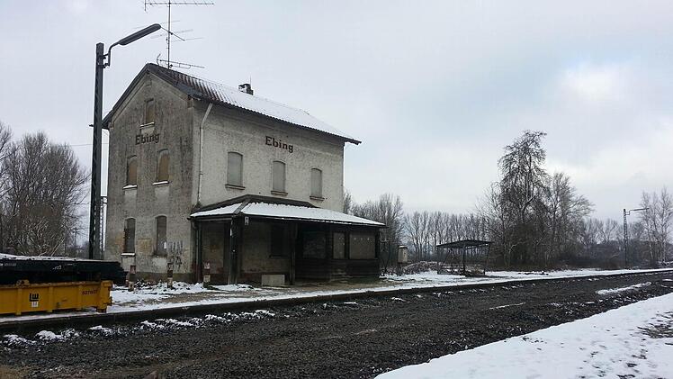 Der Ebinger Bahnhof - jetzt auch ohne Gleise Foto: Sabine Christofzik