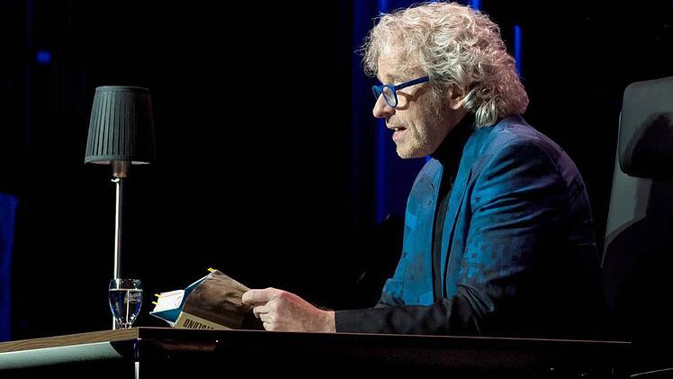 Thomas Gottschalk landet mit seiner "Herbstblond"-Bühnenshow einen großen Erfolg in Kulmbach Foto: Nicolas Armer/dpa