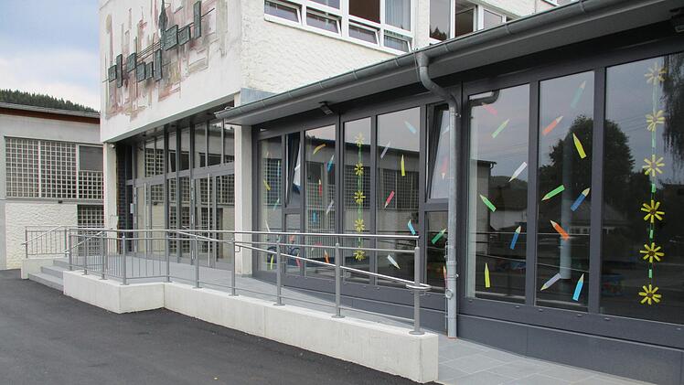 Der neuer Eingang der Grundschule Steinwiesen ist barrierefrei.Susanne Deuerling