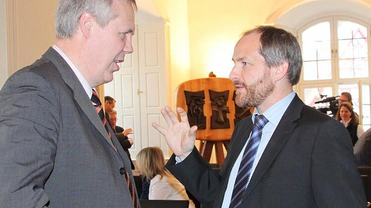 Geschäftsführter Bernd Müller im Gespräch mit Stadtrat Jörg Kunstmann.