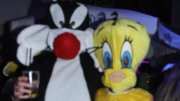 Beim Blütenfasching jagte die große böse Miezekatze den Tweety mal nicht übers Parkett. Foto: Sonja Adam