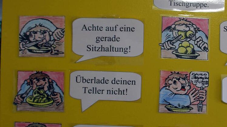 Beim Coaching wurden auch Benimmregeln für die Cafeteria vereinbart, um dort den Geräuschpegel während des Mittagessens zu senken. Foto: Bettina Knauth