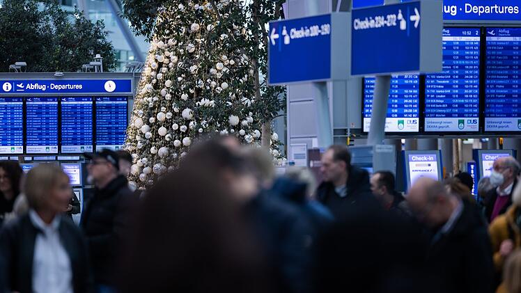 Weihnachtsreiseverkehr am Flughafen