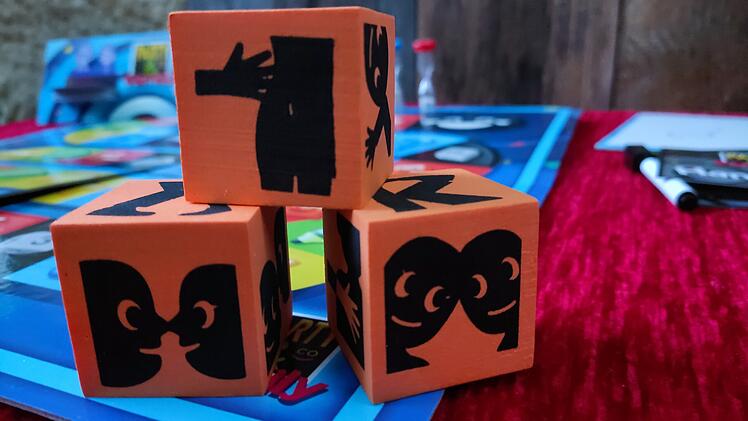 Spiele-Test "Party & Co Family": So gut ist das familienkompatible Party-Spiel