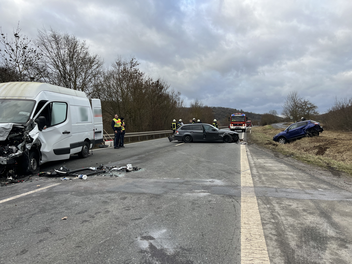Unfall auf B13 im Kreis W&uuml;rzburg