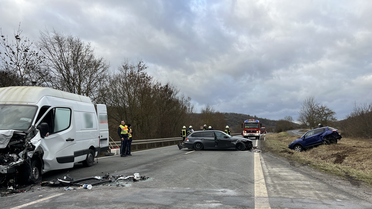 Unfall auf B13 im Kreis W&uuml;rzburg