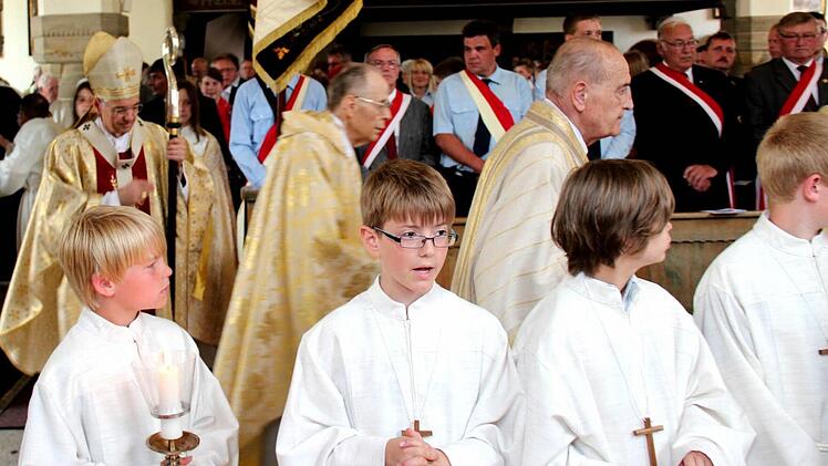 Einzug ins Gotteshaus