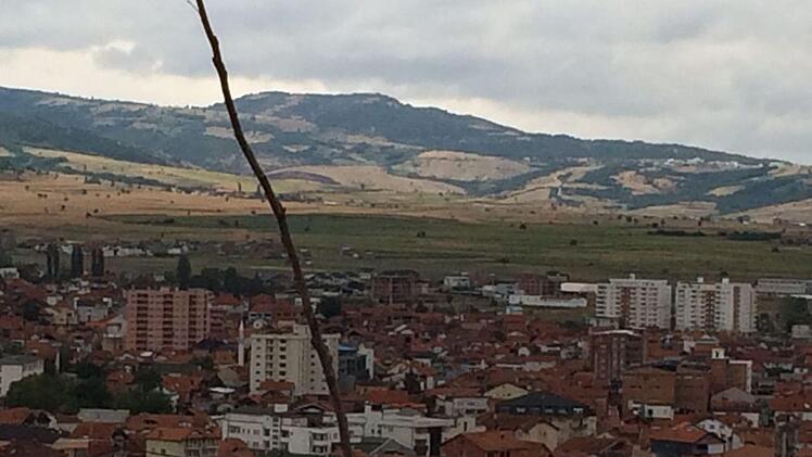 Die Stadt Gjilan im Südosten des Kosovo. Foto: Ulrike Belz
