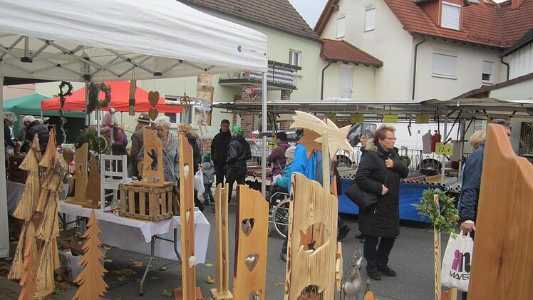 Besonders schöne Deko gibt es auf dem Herbstmarkt in Hirschaid.   Fotos: Andrea Spörlein