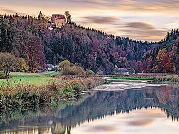 Das Siegerfoto mit dem Titel „Burg Rabeneck – Sonnenuntergang im Herbst“