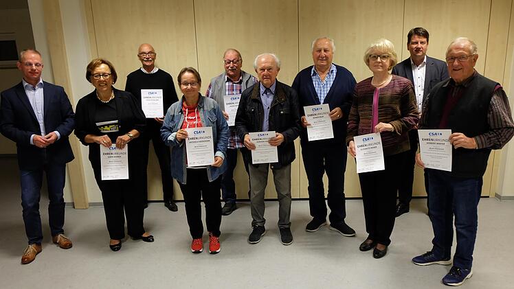 Kreisvorsitzender Dietmar Kirchner (von links) ehrte langjährige Mitglieder:  Karin Renner (35 Jahre), Franz Peter Jörg (35 Jahre), Michaela Wedemann (10 Jahre), Rainer Werner (25 Jahre), Gerhard Adam (55 Jahre), Reiner Reuß (25 Jahre), Elisabeth Wende (25 Jahre), MdL Sandro Kirchner, Herbert Winter (45 Jahre).