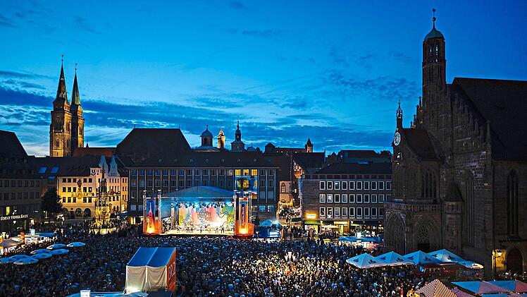 Ein Chor mit bis zu 10.000 Menschen soll zum Auftakt des 50. Bardentreffens auf dem N&uuml;rnberger Hauptmarkt auftreten.Uwe Niklas / Stadt N&uuml;rnberg