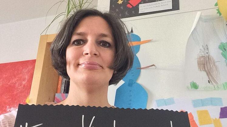 "Gegen Kinderarmut": Claire Funke rührt auf Facebook seit Wochen  die Trommel für die Familiendemo in Berlin - gemeinsam mit anderen Alleinerziehenden fordert sie eine wirksame Bekämpfung von Kinderarmut und Armut, die aus Familien- und Pflegearbeit resultiert. Foto: privat