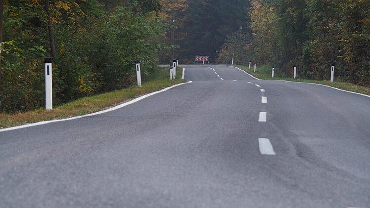 Weil es glatt war, verlor die Mutter die Kontrolle &uuml;ber ihr Auto. Symbolfoto: pixabay.com