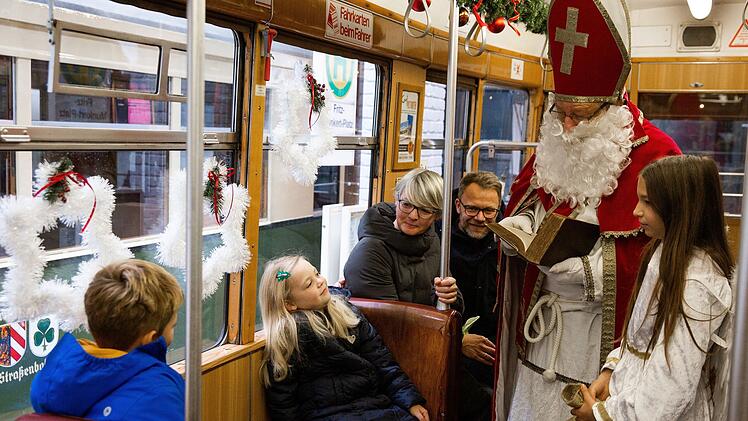 Nürnberg 2025: Glühwein- & Adventfahrten in historischen Straßenbahnen