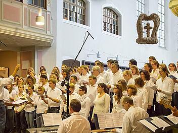 Begeisterungsfähig: Der Gospelchor "Sound of Joy" beeindruckte bei seinem Gastspiel in der Coburger Morizkirche. Fotos: Albert Höchstädter