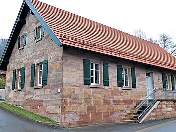 Unter dem Dach des Rathauses in Fölschnitz soll das Gemeindearchiv untergebracht werden.