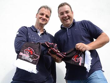 Arbeiten Hand in Hand für die Kissinger Wölfe: Thomas Berndaner (links) und Vassili Ledin. Foto: Jürgen Schmitt