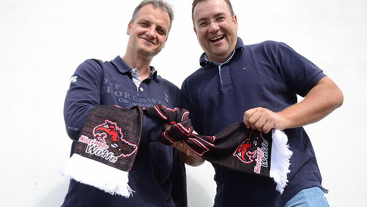 Arbeiten Hand in Hand für die Kissinger Wölfe: Thomas Berndaner (links) und Vassili Ledin. Foto: Jürgen Schmitt