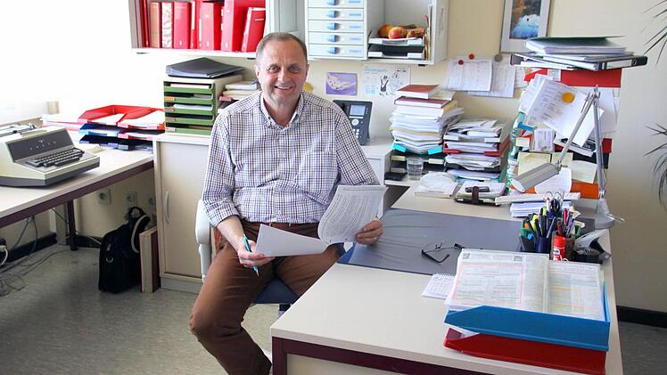 43 Jahre lang war das Ebersdorfer Rathaus der Arbeitsplatz von Harald Kutscher. Foto: Alexandra Kemnitzer