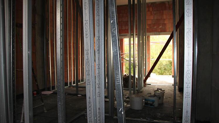 Innen: Baustelle, wohin das Auge blickt.