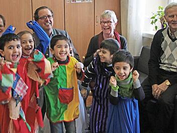 Katja Franz (hinten v. l.), Benedikt Graf Bentzel, Lisa Hoffmann und Klaus Küchler im Awo-Kinderhort  Foto: Jennifer Hauser
