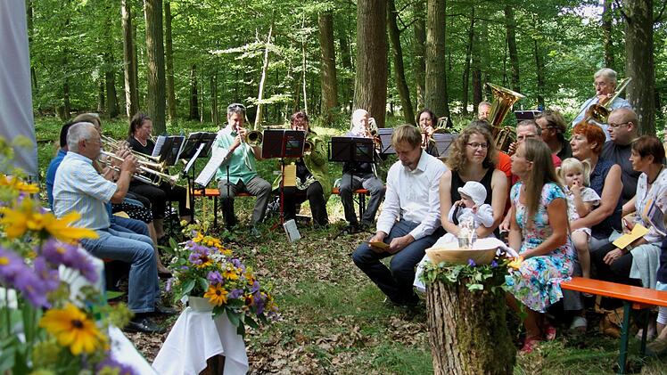 Der Posaunenchor unter Leitung von Herbert Hofmann (rechts) umrahmte das Fest musikalisch. Foto: Günther Geiling
