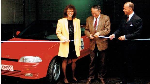 Einweihung des Parkdecks in Wirsberg am 9. Oktober 1992 mit Andi Krainhöfner (Mitte), damals stellvertretender Landrat, und Bürgermeister Hermann Anselsetter.  Foto: privat