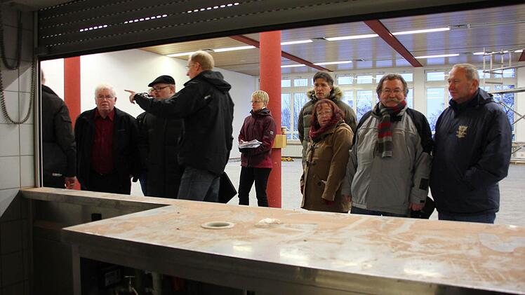 Ausschank-Chance: Die Nebenanlagen zur Halle sind perfekt für eine Bewirtung geeignet.