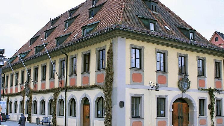 Aus dem Lichtenfelser Rathaus wurde die Zusammensetzung des Kommunalparlaments als Letztes im Landkreis gemeldet.
