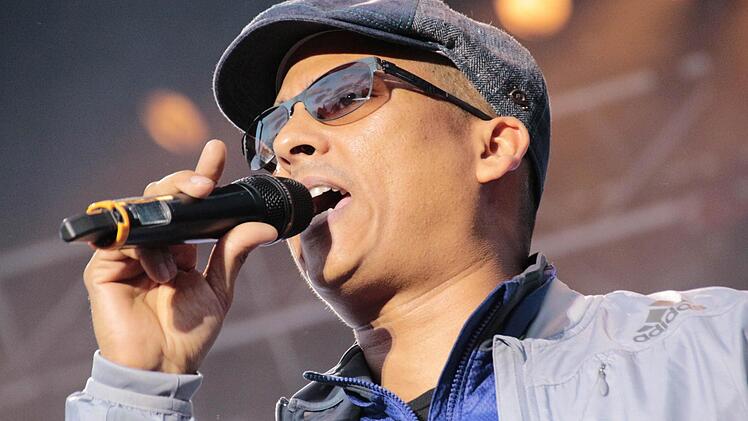 Xavier Naidoo machte seine Fans am Samstag im Forchheimer Jahnstadion glücklich. Foto: Josef Hofbauer