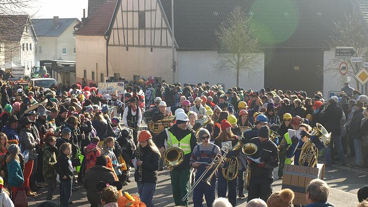 Faschingszug des FCSH Ebenhausen. Foto: Stefan Geiger