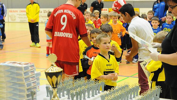Schnappschüsse vom U-7-Turnier in der Saaletalhalle. Foto: ssp