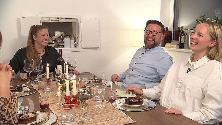 Schon am ersten Abend werden Tr&auml;nen gelacht - das kann nur eine lustige Woche werden.