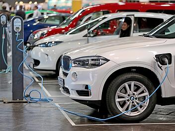 Für viele sind Elektroautos die Fortbewegungsmittel der Zukunft. Unser Bild stammt von der Konferenz zur Elektromobilität 2016 in Leipzig. Foto: Jan Woitas/dpa