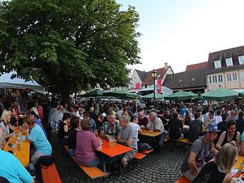 Inmitten der Altstadt wird jedes Jahr das Stadtfest "Musik und Märkte" gefeiert. So soll es nun auch im Jubiläumsjahr 2020 werden. Das Thema kommt noch einmal in den Stadtrat. Archiv/Thomas Malz