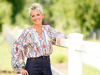 Inka Bause moderiert die 21. Staffel von "Bauer sucht Frau" im Herbst 2025.