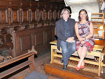 Peter Rottmann und Radka Loudova-Remmler eröffneten den 4. Rhöner Orgelsommer mit einem beeindruckenden Konzert in der Klosterkirche Sankt Michael in Münnerstadt.  Foto: Dieter Britz