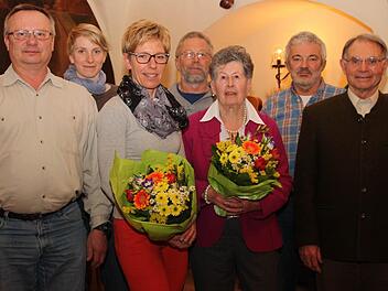 Ehrungen nahm die DAV-Sektion Kulmbach vor. Von links: Detlev Weißmann, stellvertretende Vorsitzende Annatina Müller, Christine Kammerer, Norbert Zöcklein, Margit Sauermann, die die Ehrung für ihre Kinder entgegen nahm, Vorsitzender Thomas Zapf und Johann Hunger.  Foto: Katrin Geyer