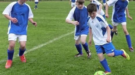 Die Nachwuchsfu&szlig;baller der F&ouml;rderschulen zeigten beim Turnier in Kulmbach einige gelungene Spielz&uuml;ge. Foto: Werner Rei&szlig;aus