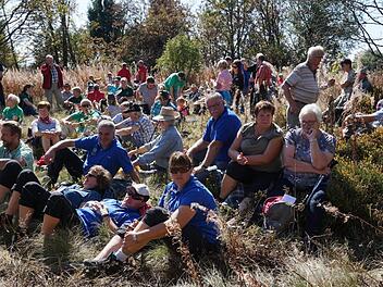 Die Heidelsteinfeier des Rhönklub ist Jahr für Jahr ein großes  Familientreffen. Foto: Marion Eckert