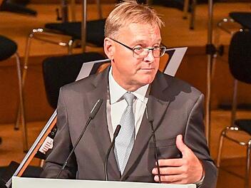 Andreas Starke ist seit 2006 der Oberbürgermeister von Bamberg. Der Stadt Bamberg werden nun schwere Vorwürfwe gemacht: Einzelne Mitarbeiter der Stadt wurden mit pauschalen Gehaltszuschlägen von bis 1400 Euro pro Monat belohnt.  Foto: Ronald Rinklef
