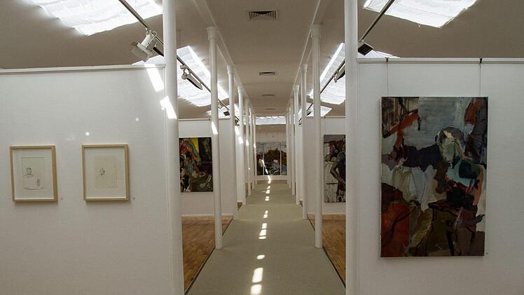 Matthias Kroth gestaltet erstmals eine Einzelausstellung im Coburger Kunstverein. Gezeigt werden Gemälde, Skulpturen und Zeichnungen.Foto: Jochen Berger