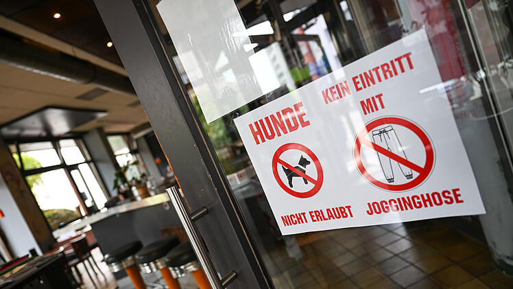 Pforzheimer Caf&eacute;betreiber verbietet Jogginghosen