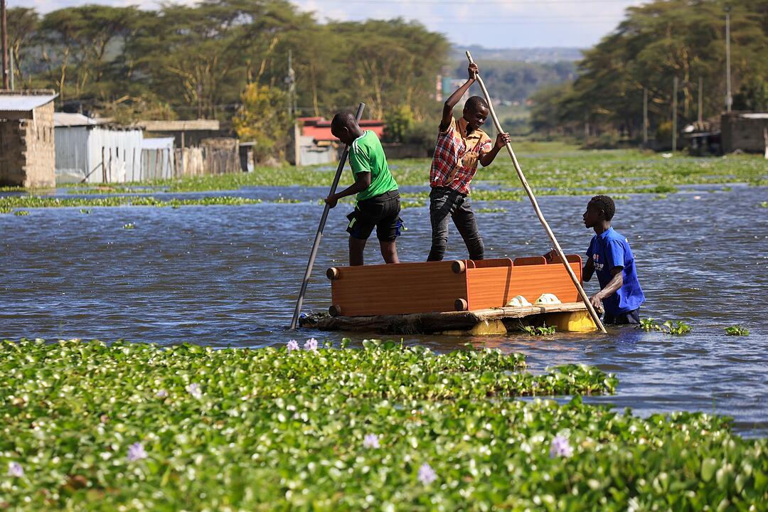 Kenia - ansteigender Wasserstand in Seen