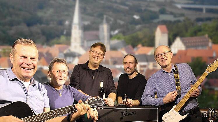Die "Bodygards" aus Münnerstadt spielen in der Besetzung Gerhard Schubert, Hubert Götz, Andreas Halboth, Steffen Wüst und Hans Beudert Oldie-Klassiker. Fotomontage: Heike Beudert