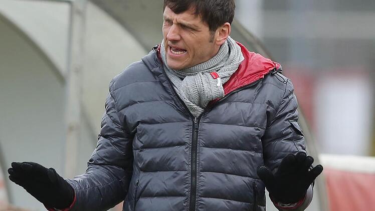 Im Sommer stieg Michael Hutzler mit Jahn Forchheim in die Landesliga ab. Egal wer den Karren in den Dreck gefahren hat, der 47-jährige Trainer will ihn da wieder rausholen und möglichst schon 2017 in die Bayernliga zurückkehren.  Foto: René Ruprecht