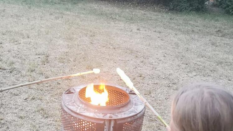 Stockbrot grillen war am Abschlussabend angesagt. Foto: Christian Licha