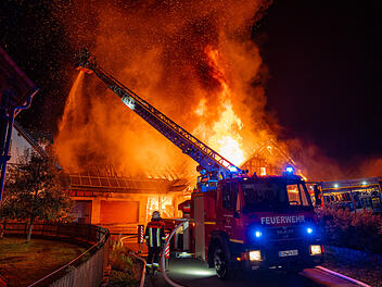 Katastrophen-Tourismus in Salmsdorf nach Brand - Bürgermeistern fassungslos